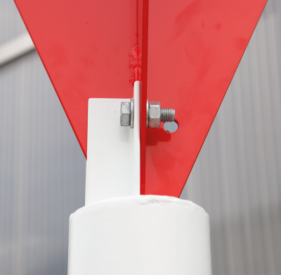 Gefahrenzeichen Baken mit Toppzeichen Detail